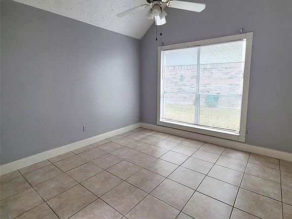 4th image of 13415 Klamath Falls Dr