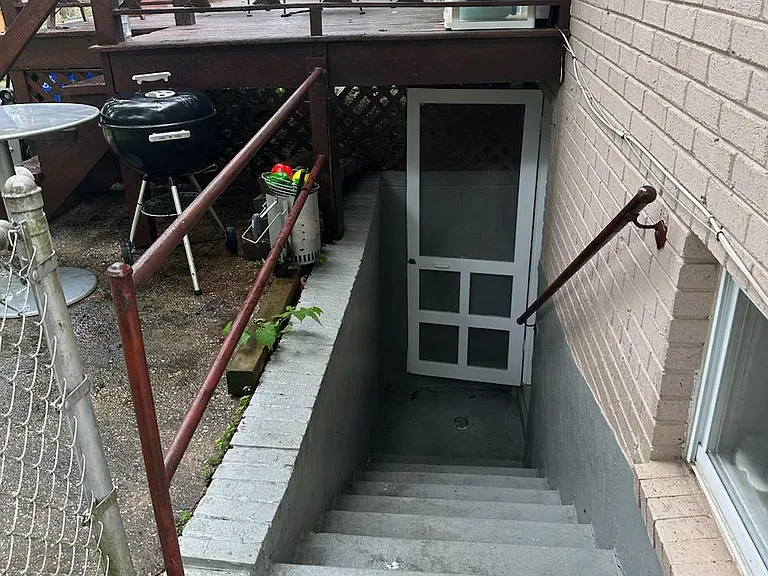 2712 Calgary Ave — Photo 5