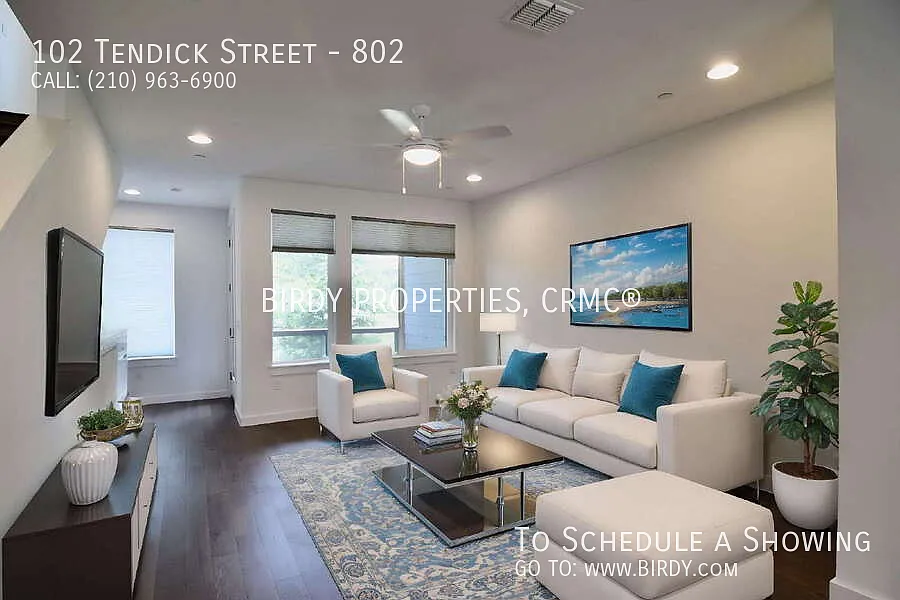 "Spacious 3-Bed, 3.5-Bath Townhouse at 102 Tendick Street Your Perfect San Antonio Retreat!" — Photo 2