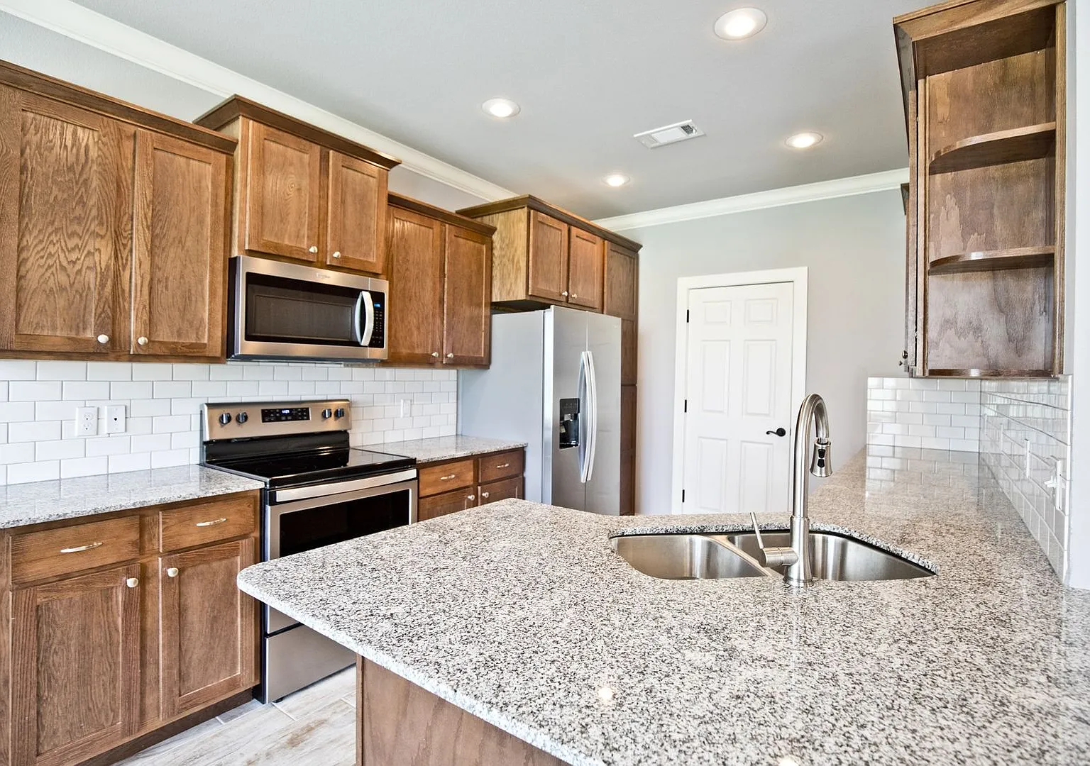 114 Alder Street — Photo 2