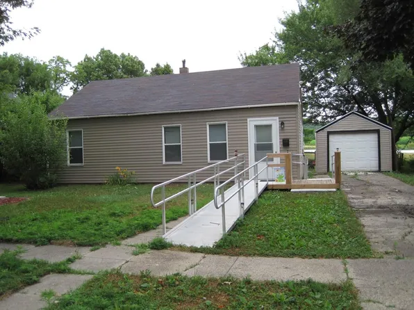 310 N Saratoga Ave, Cherokee, IA 51012