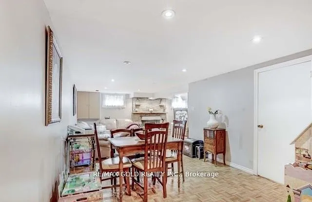 6 Monaco Ct — Photo 19