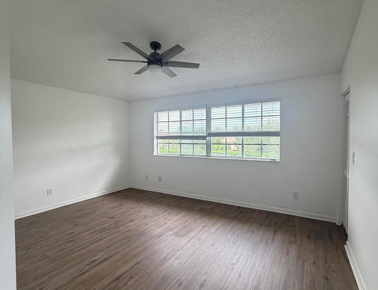 3 bed, 2.5 bath, 1374 sqft, $2,700 — Photo 1