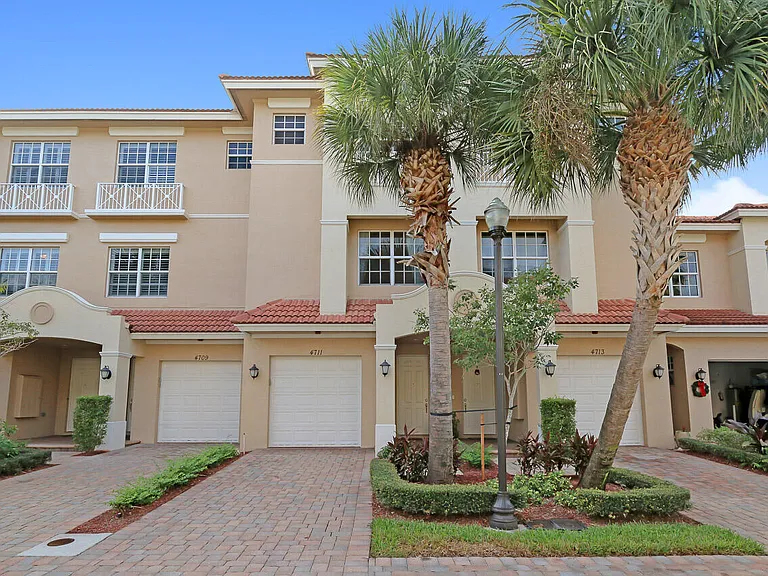4711 Artesa Way E — Photo 1