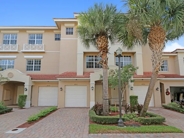 4711 Artesa Way E, Palm Beach Gardens, FL 33418