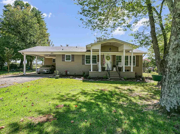 220 Ferguson Dr, Lexington, TN 38351