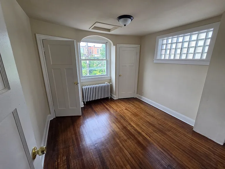 4224 Sheldon Ave — Photo 2