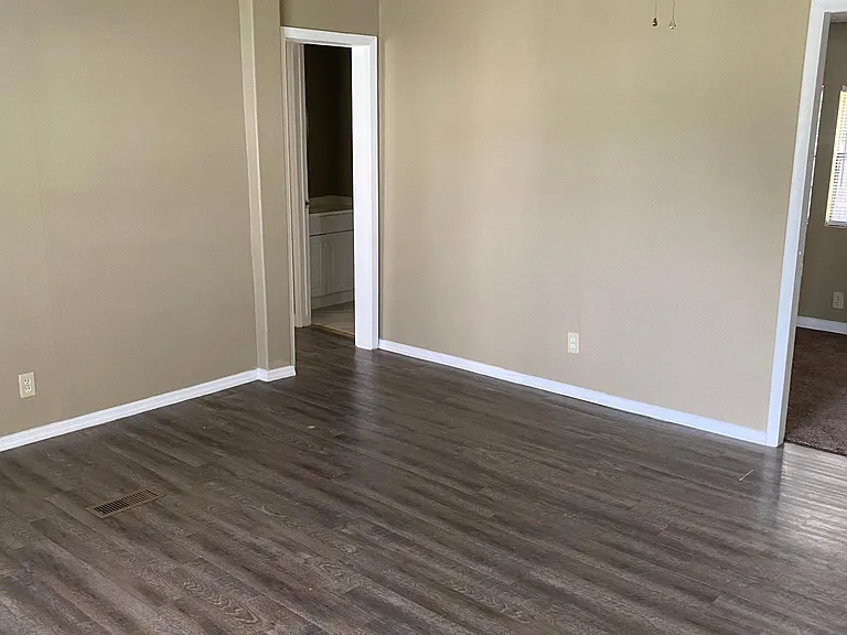 4752 Dunkeld Ave — Photo 5