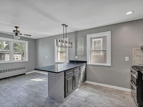 4th image of 19 Putnam Ave Floor 2
