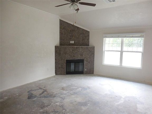 4th image of 2126 Melody Dr