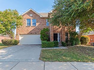 8904 Saratoga Rd, Fort Worth, TX 76244