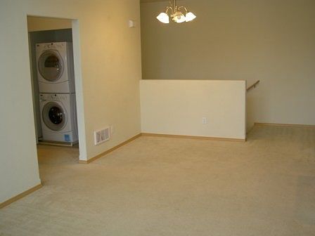 4th image of 1925C Garry Oaks Ave
