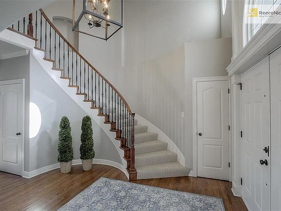 4th image of 10804 W 163rd St