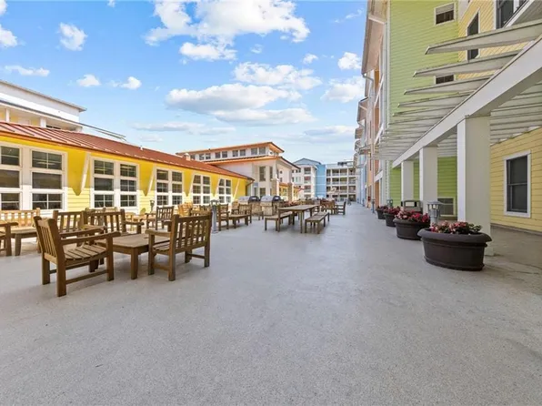 3738 Sandpiper Rd APT 324B, Virginia Beach, VA 23456