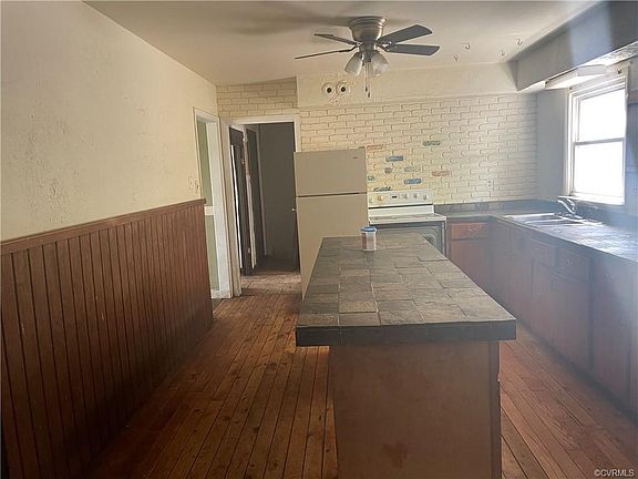 3rd image of 4140 Lamplighter Dr