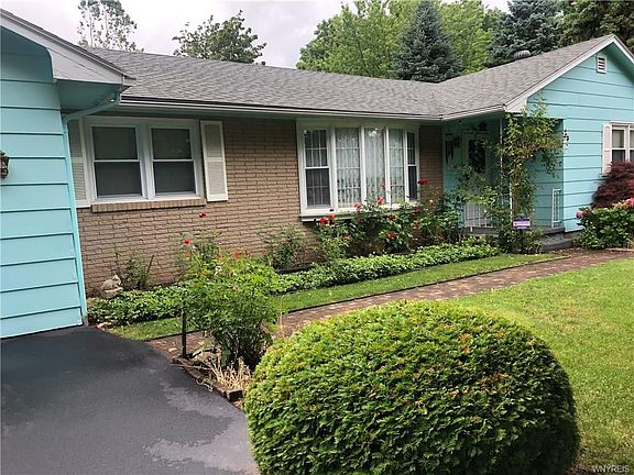 2nd image of 7 Sherwood Dr