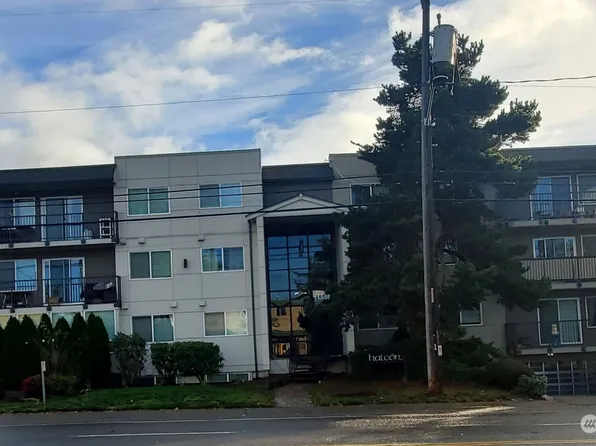 11556 Greenwood Avenue N #302, Seattle, WA 98133