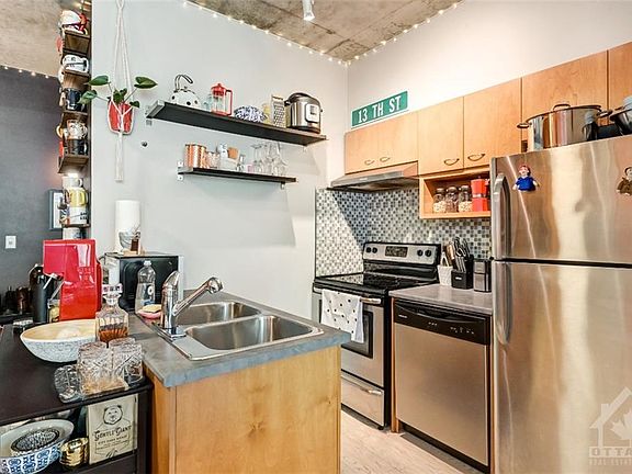 3rd image of 179 George St #505
