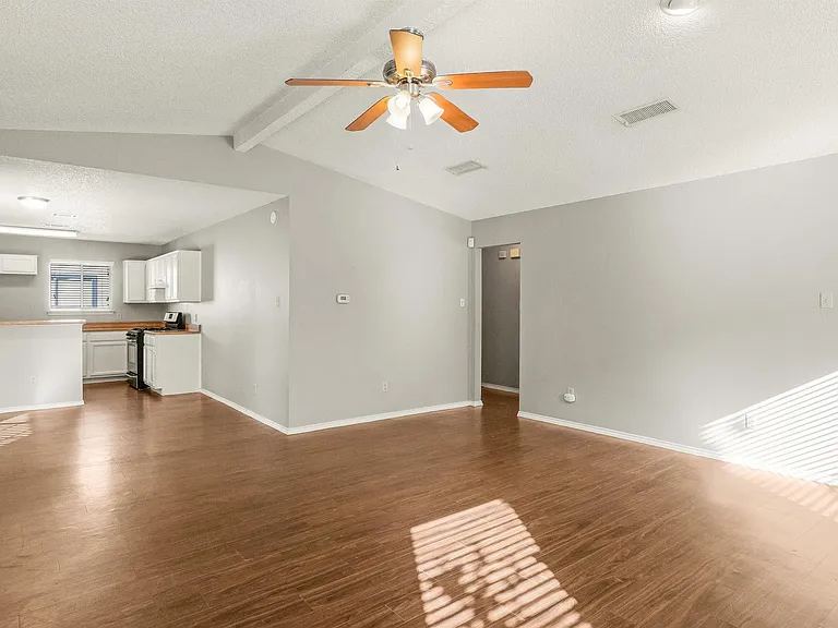 8311 Treehouse Ln — Photo 31