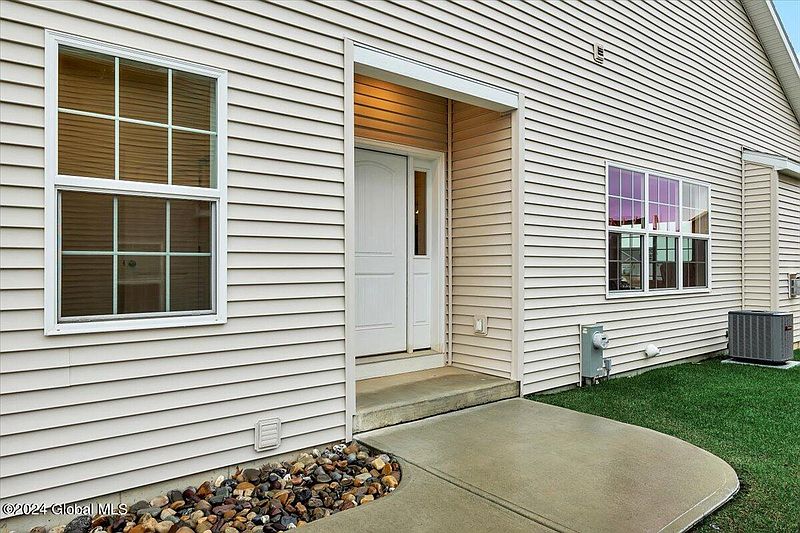 3rd image of 302 Casale Court