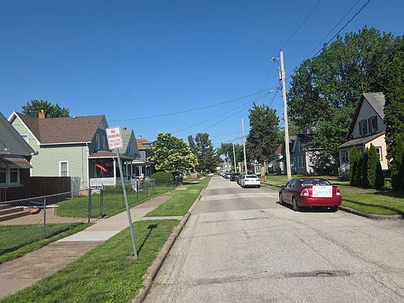 4th image of 721 17th Ave