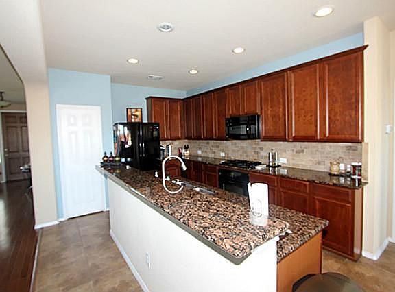 3rd image of 10281 Paintbrush Dr