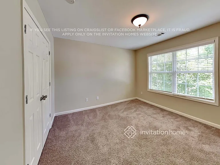 2450 Freemont St — Photo 18