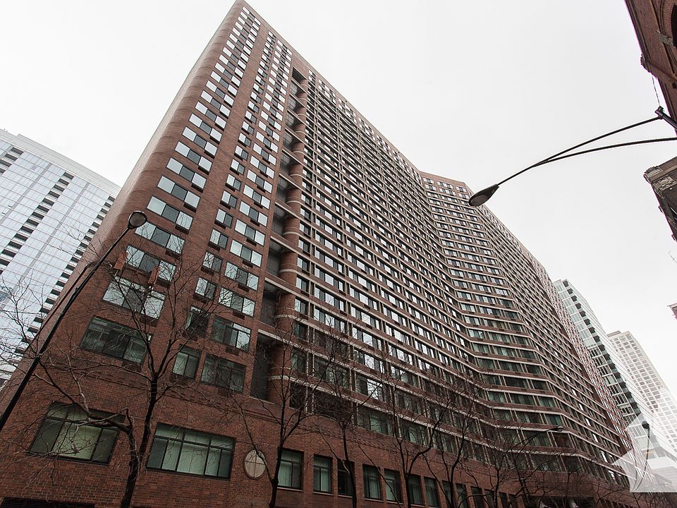 1st image of 211 E Ohio St APT 1225