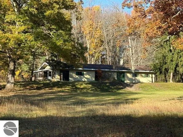 971 N Al Moses Rd, Lake City, MI 49651
