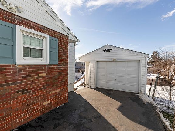3rd image of 705 7th North St