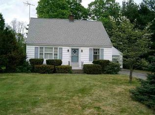 11 Halter Rd, Glenmont, NY 12077