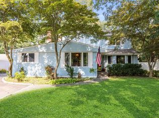 39 Morewood Dr, Smithtown, NY 11787