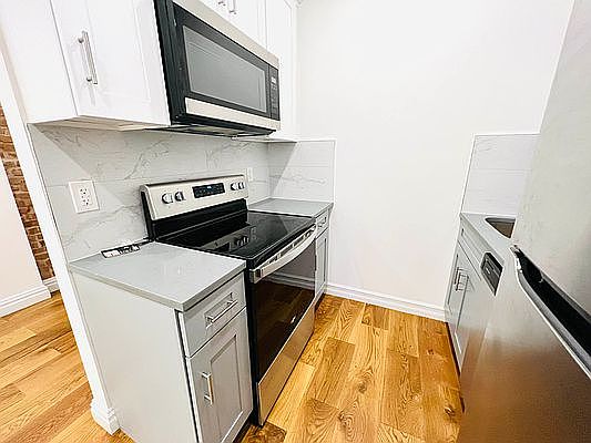 3rd image of 1101 Putnam Ave Floor 1