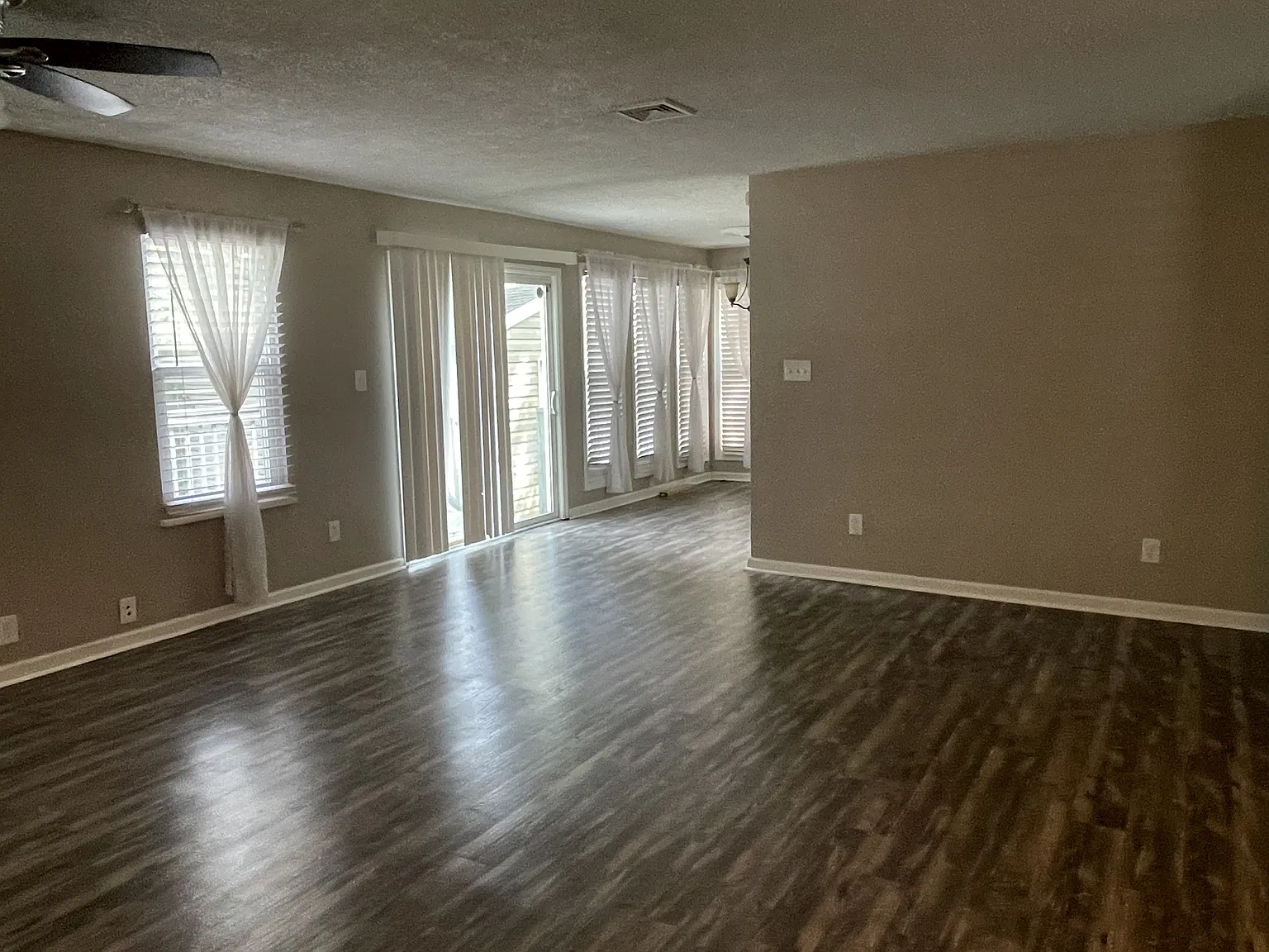 3752 Tait Terrace - 1 — Photo 4