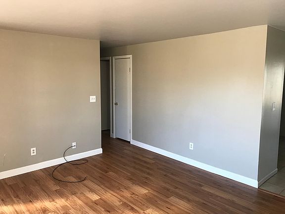 Family Room (15ft X 14ft)