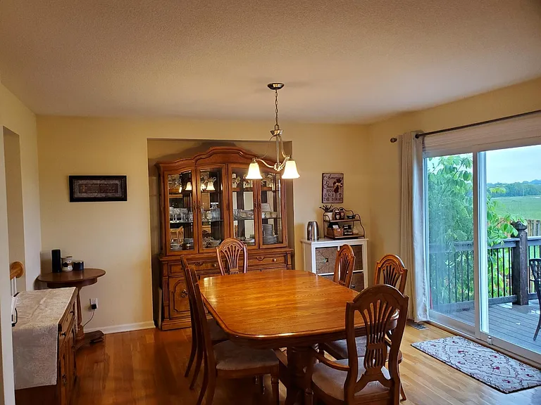 4909 S 22nd St — Photo 5