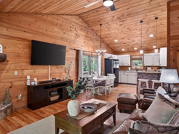 5th image of 564 Weaver Creek Ln