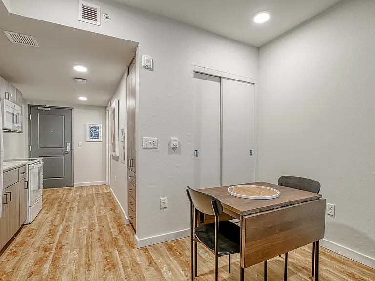 Wynne Watts Commons — Photo 16