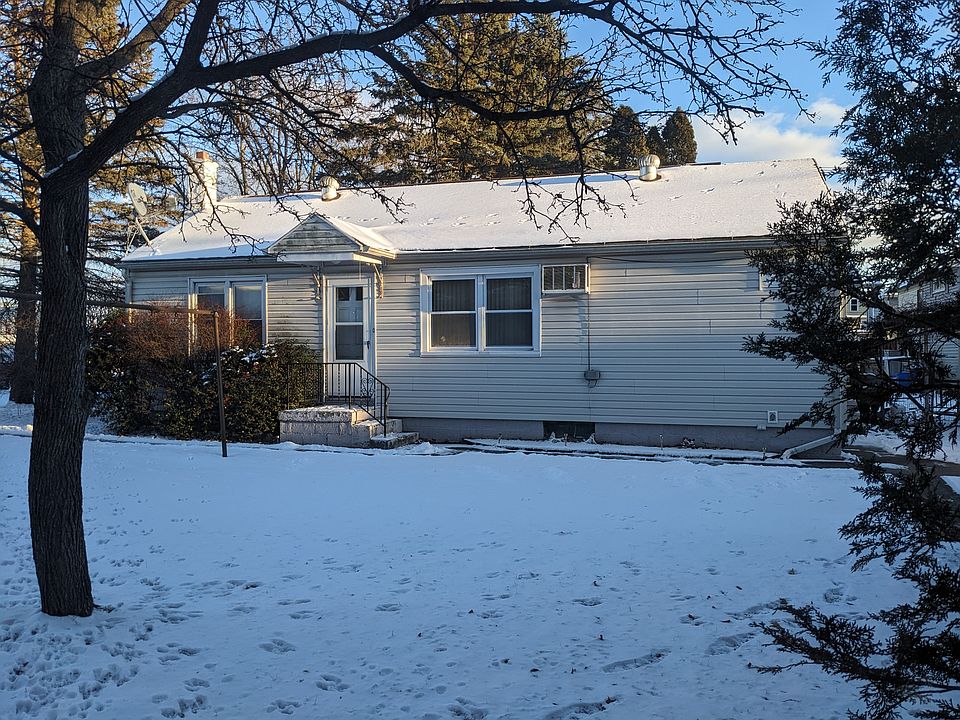 2nd image of 128 E 7th St
