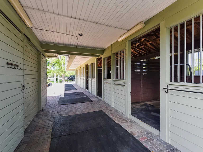 2040 Appaloosa Trl — Photo 12