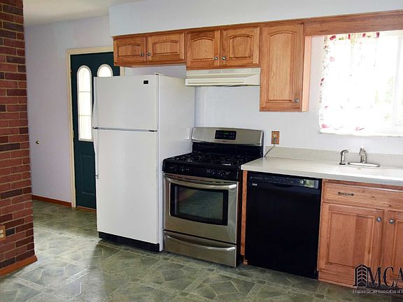 5th image of 7585 Hazel Dr