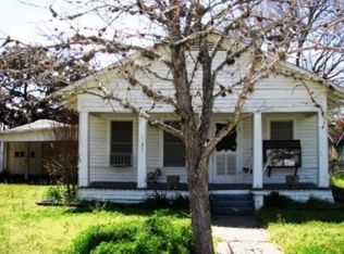 203 E French St, Cuero, TX 77954