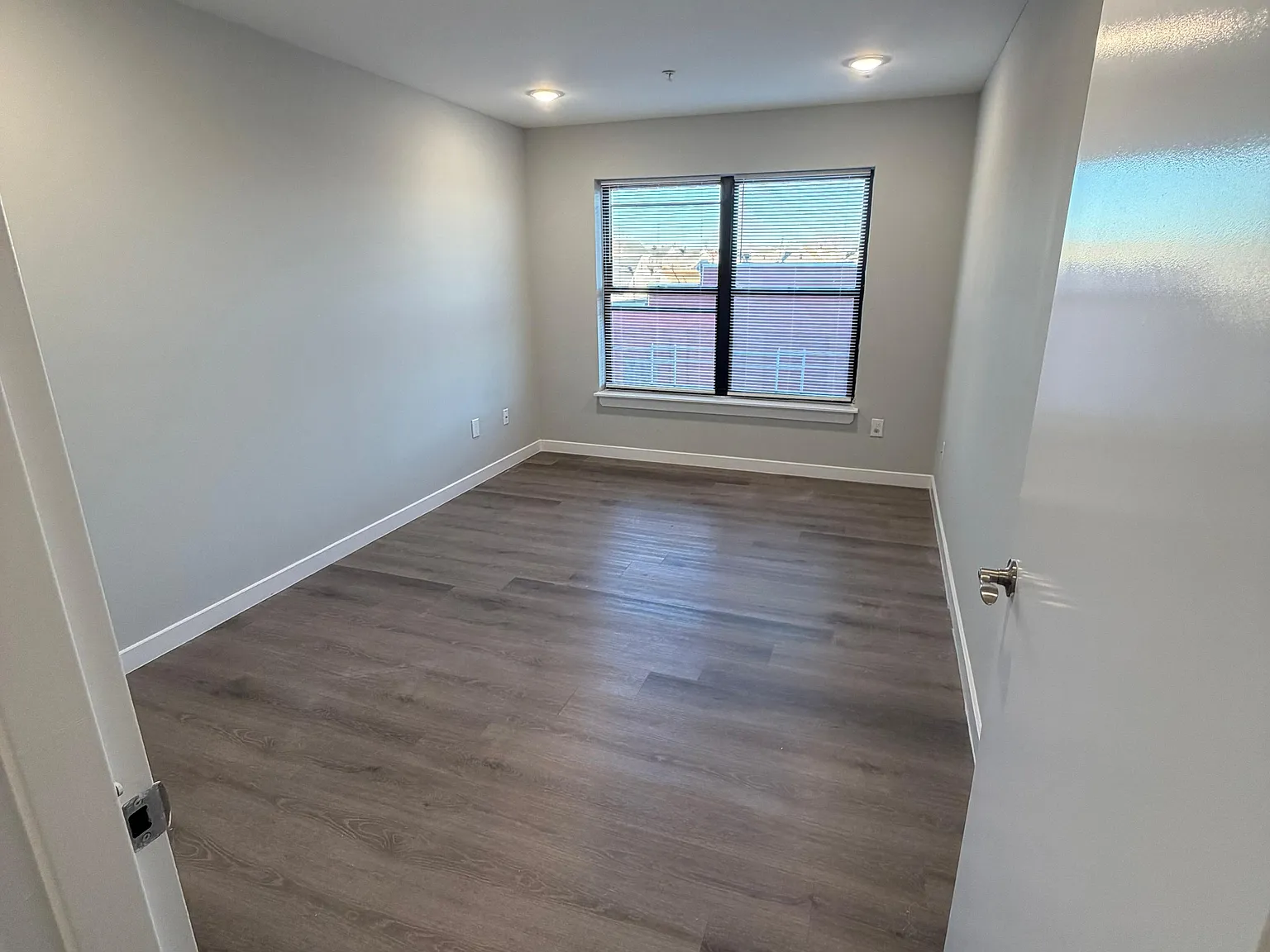 2 bed, $2,290 — Photo 4