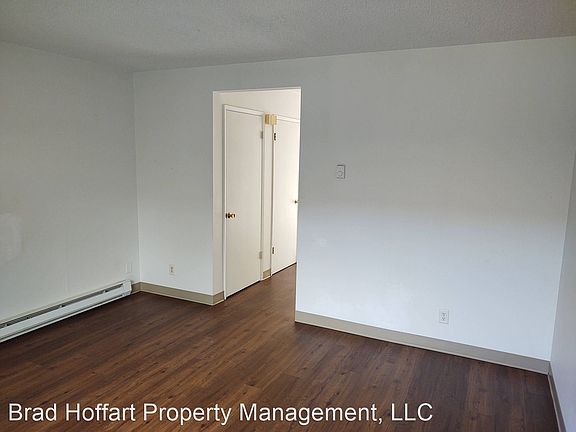 3rd image of 1649 NE Barberry Dr Unit 7