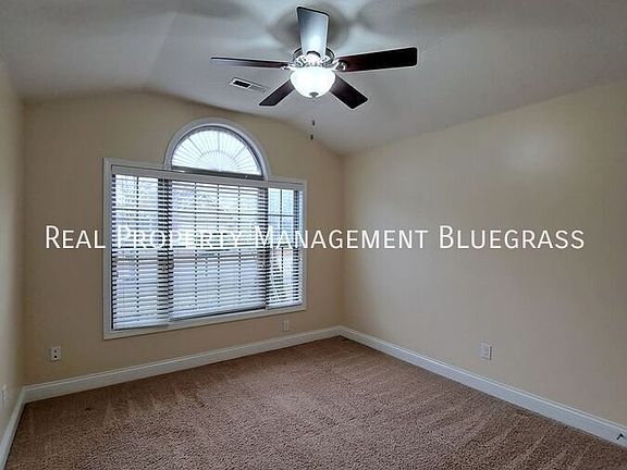 4th image of 885 Sugarbush Trl