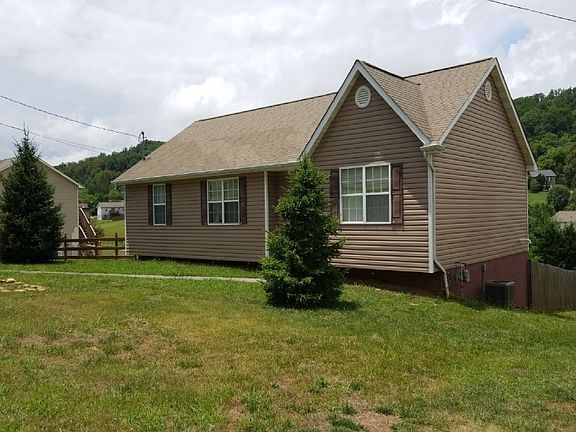 3rd image of 333 Bowers Park Cir
