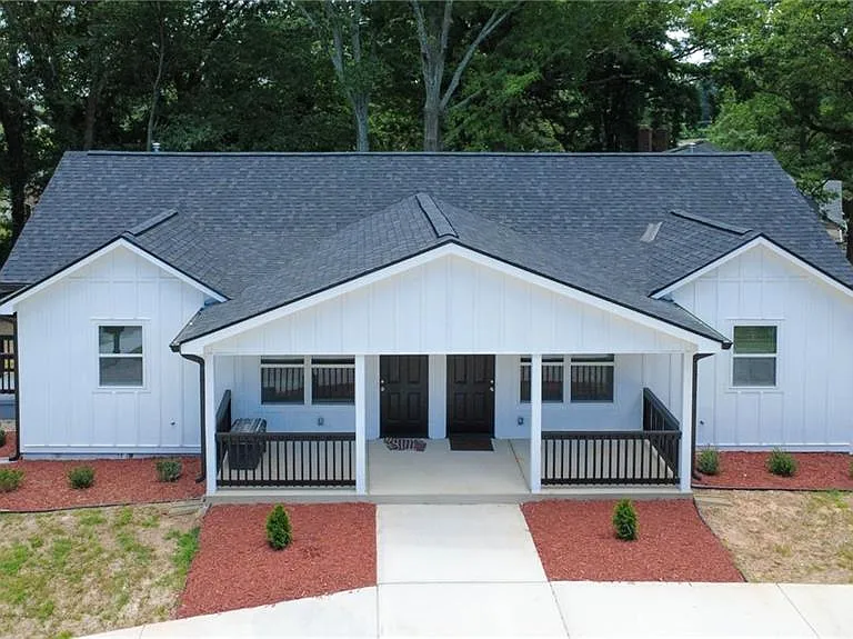 317 Stokes Ave SE — Photo 10