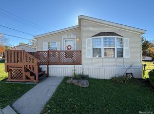 17 Arbor Way, Northville, MI 48167