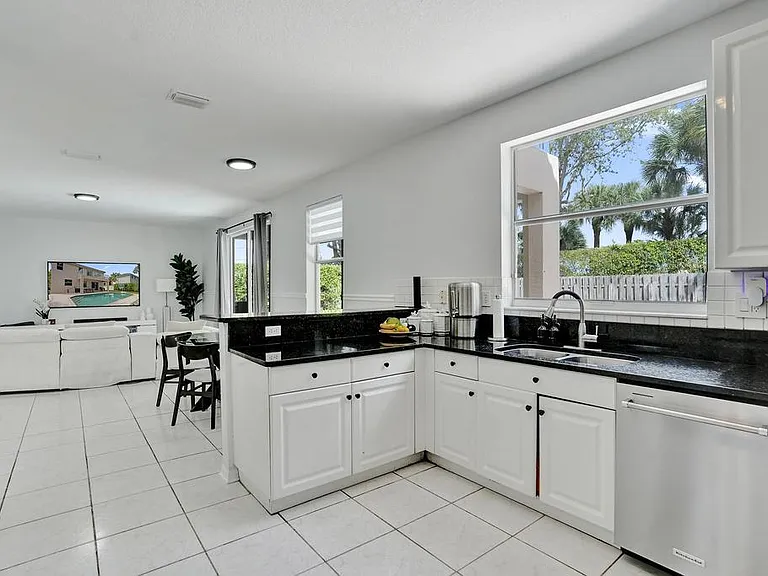 16405 Diamond Head Dr — Photo 21