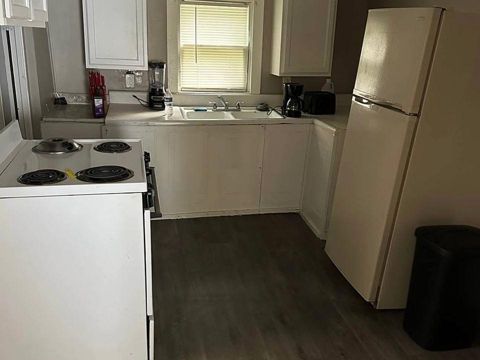 2nd image of 640 E 6th St #3